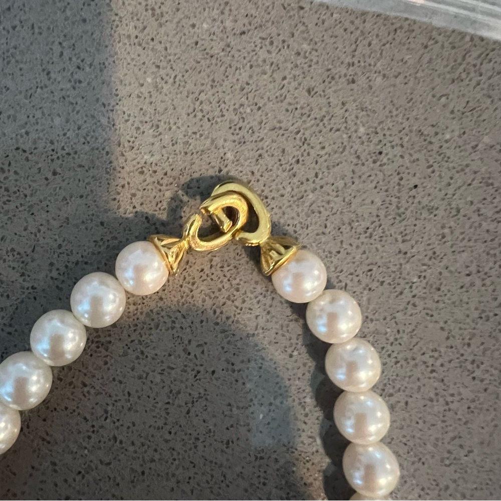 Elegant Pearl and diamond Necklace and Earring Set - Picture 6 of 6